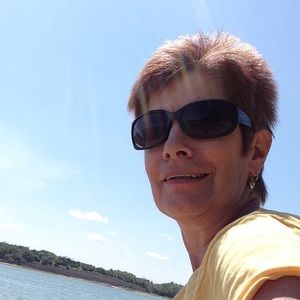 Meet your Posher, Carla